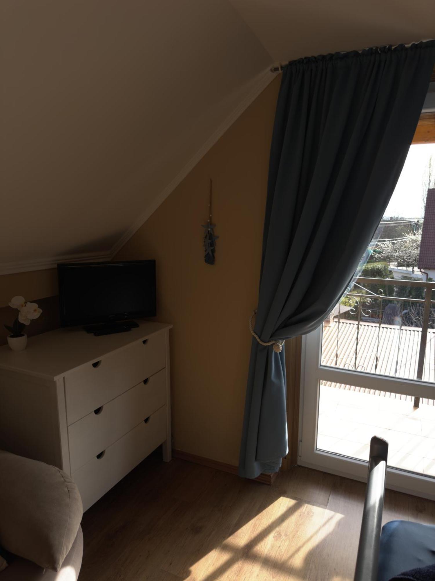 Rózsa Apartman 2 Alsóörs Szoba fotó