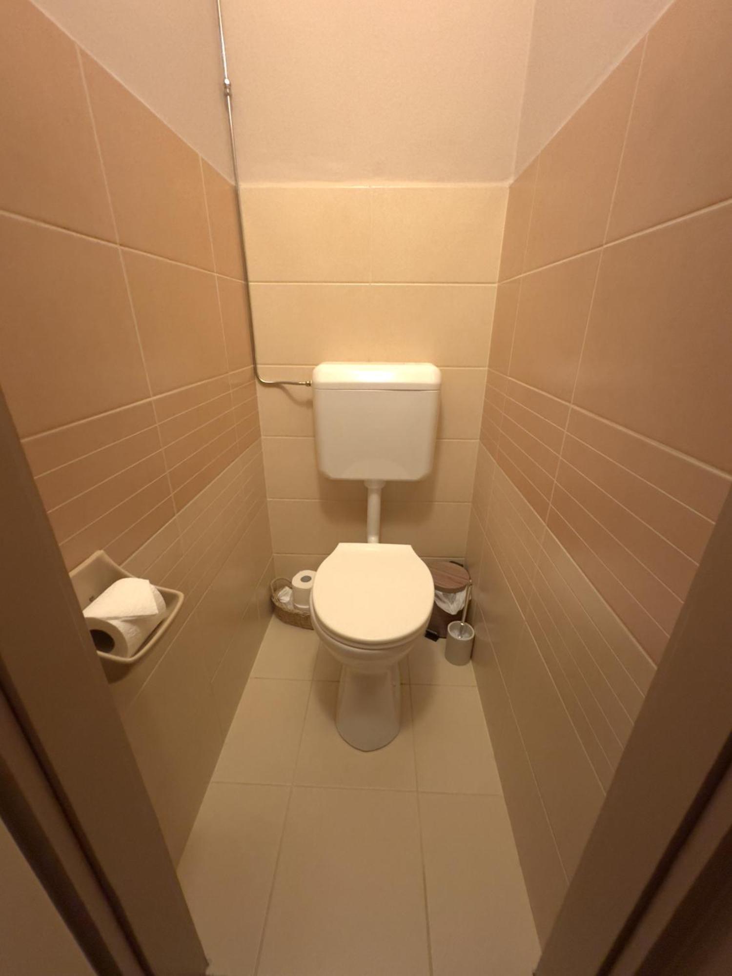Rózsa Apartman 2 Alsóörs Szoba fotó