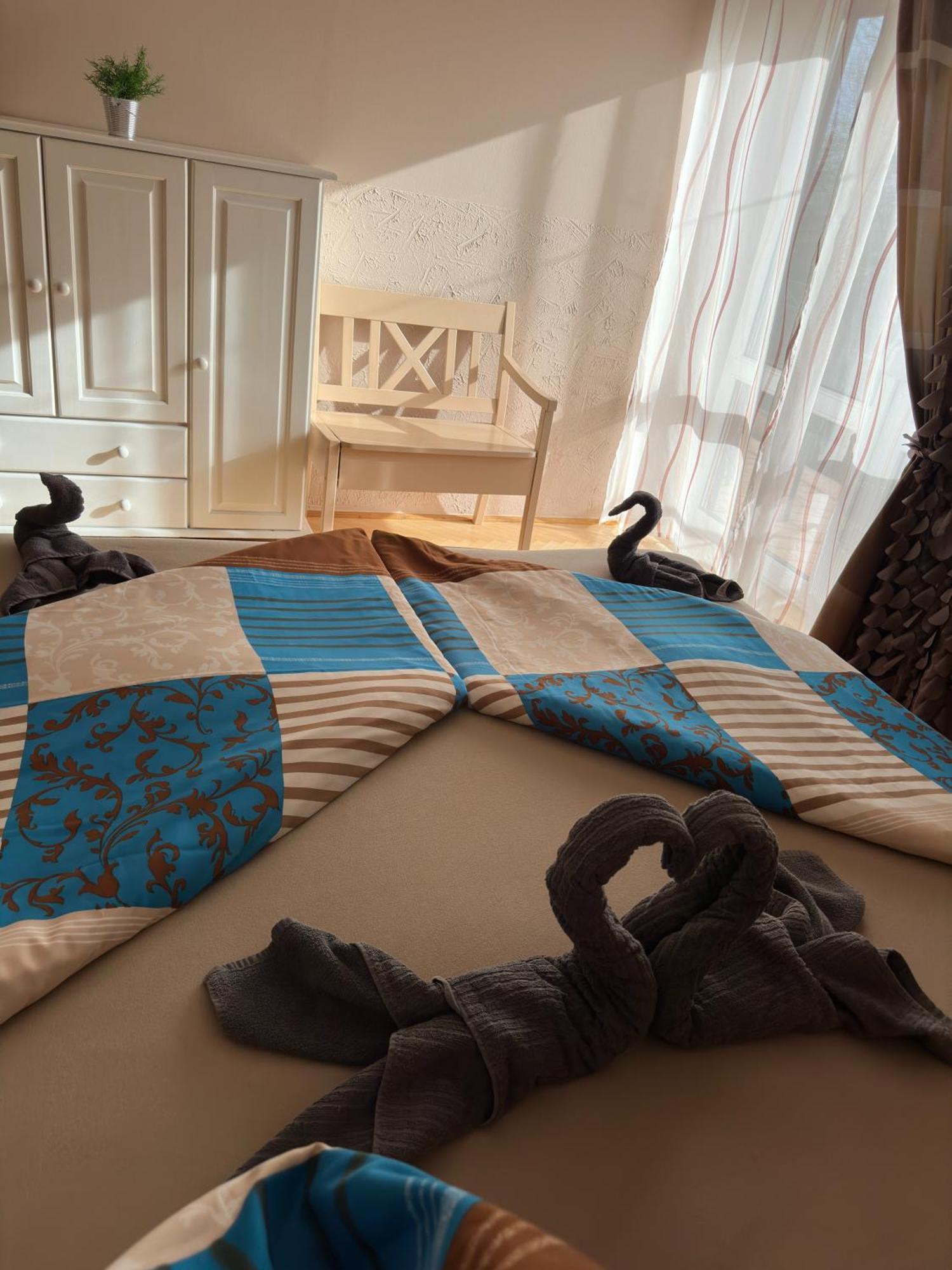 Rózsa Apartman 2 Alsóörs Szoba fotó