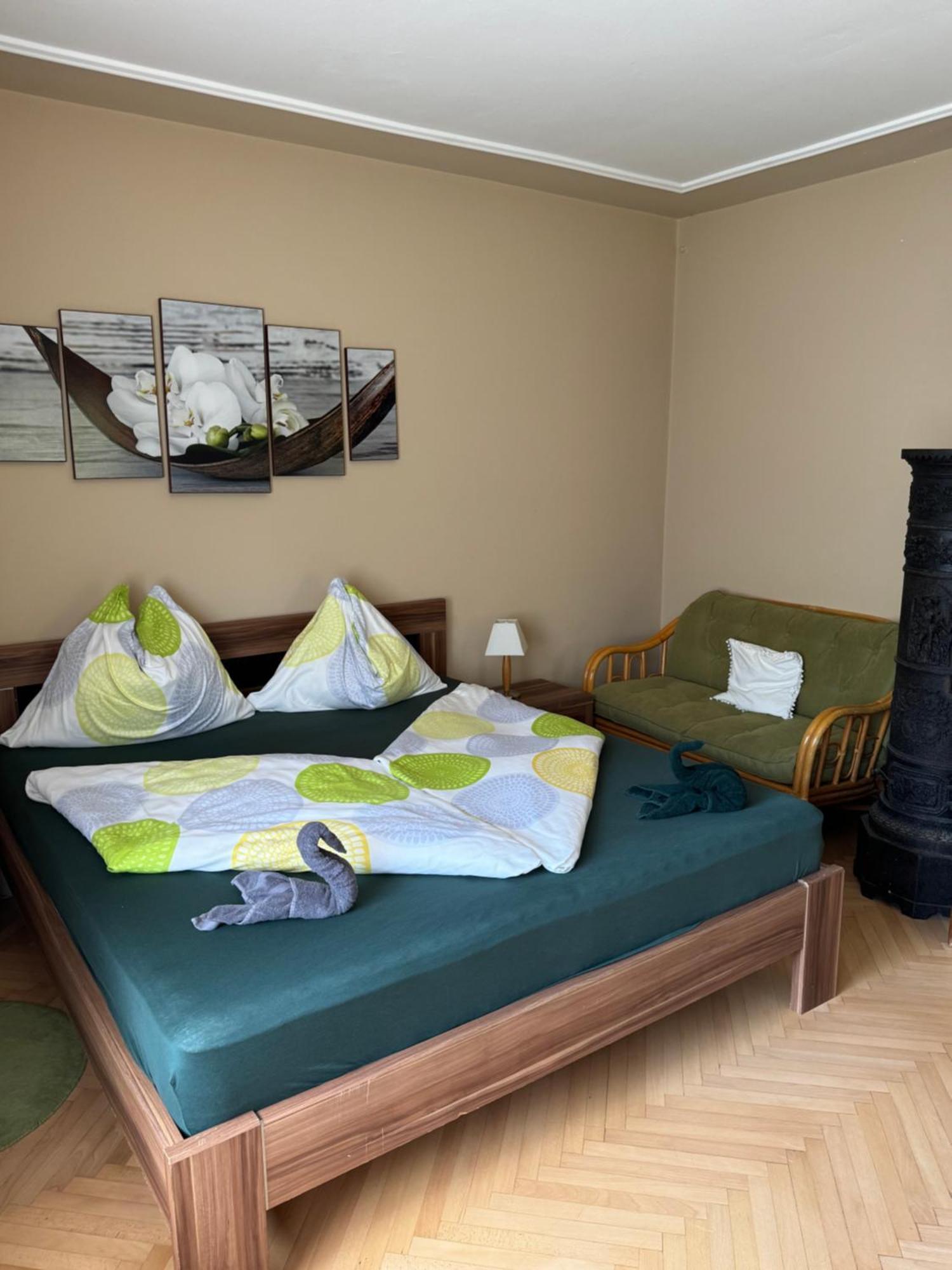 Rózsa Apartman 2 Alsóörs Szoba fotó