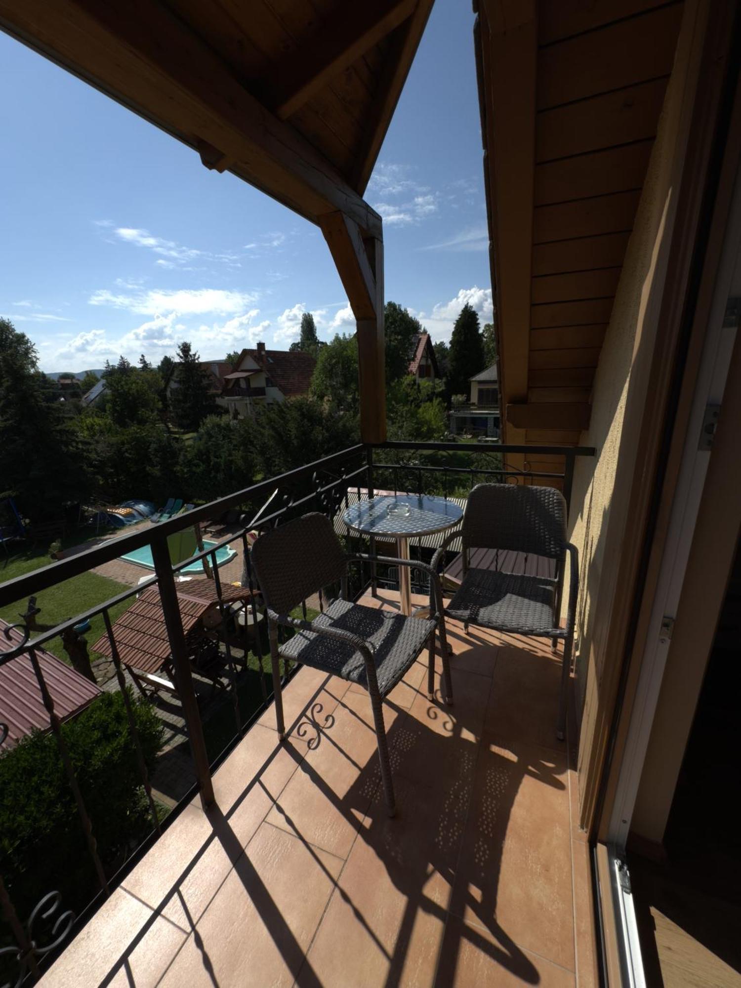 Rózsa Apartman 2 Alsóörs Szoba fotó