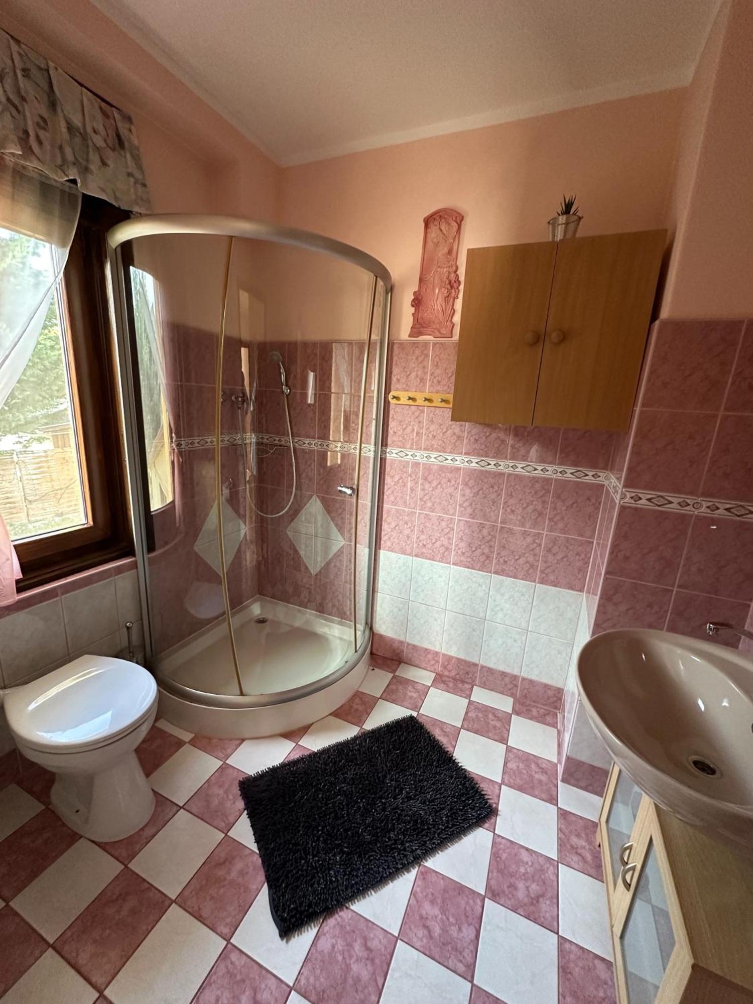 Rózsa Apartman 2 Alsóörs Szoba fotó